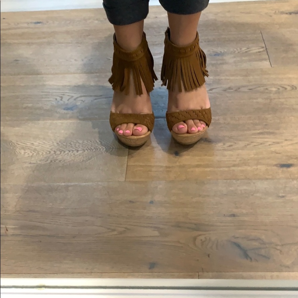 Edge sandals